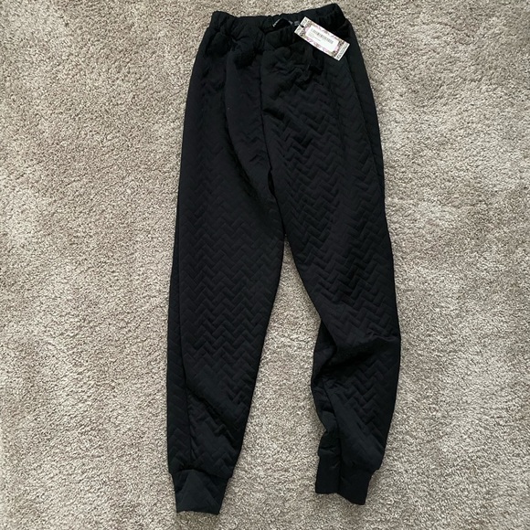 Boohoo Quilted Oversized Joggers - Picture 3 of 7